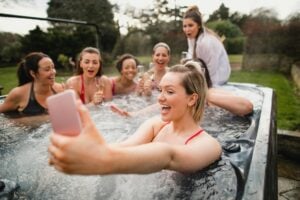 6 person hot tubs