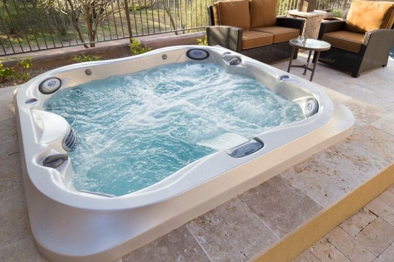 hot tub in Scottsdale