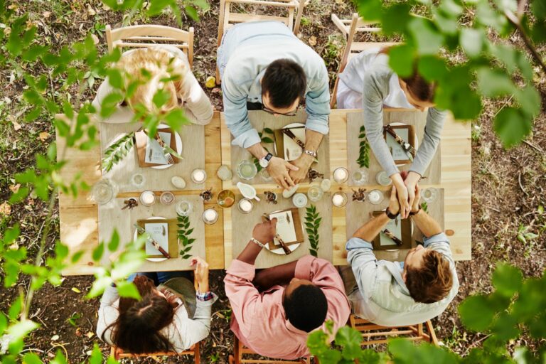 5 Tips for a Backyard Thanksgiving Feast