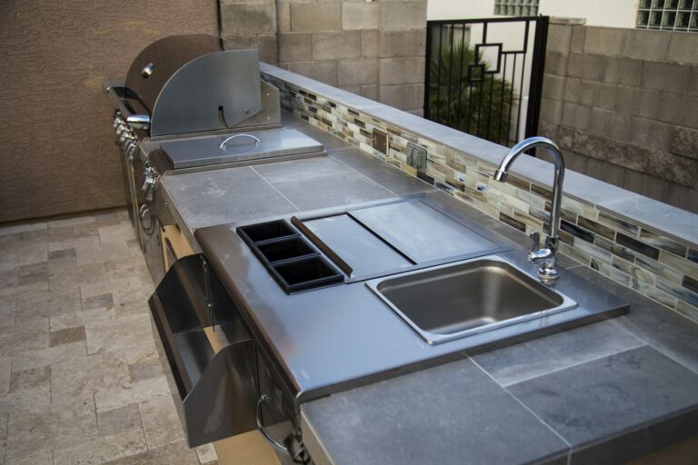 backyard outdoor kitchen in Scottsdale