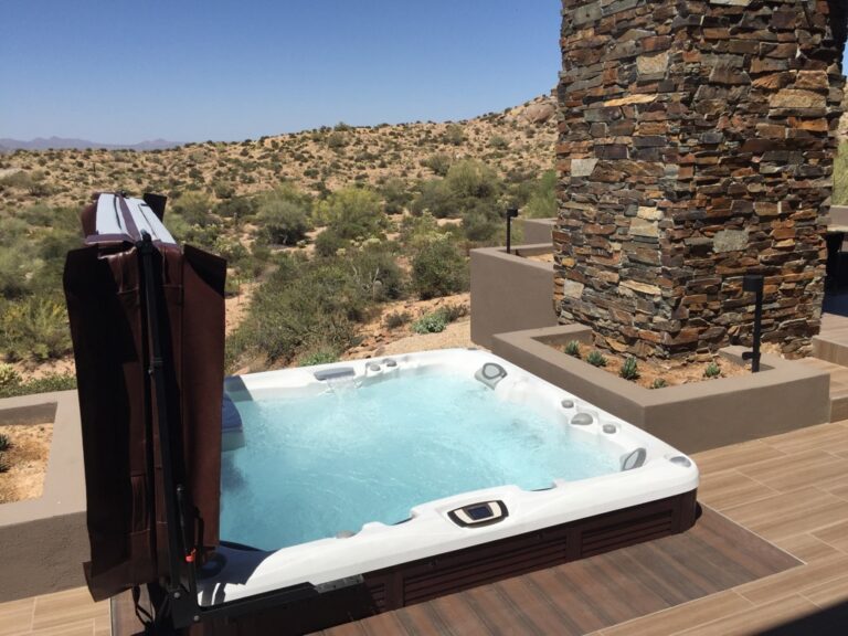 Sundance hot tub with cover, Arizona