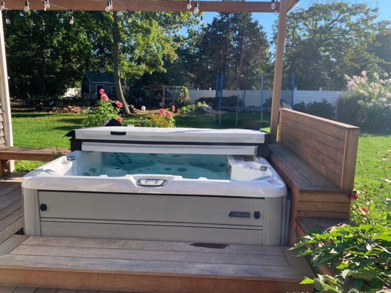 Sundance Spas Hot Tub